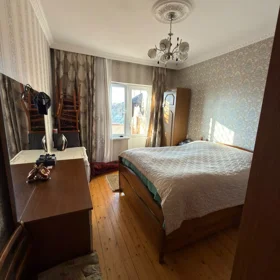 In Baku 100.0 m² apartment is for sale - Image 2