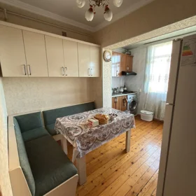 In Baku 100.0 m² apartment is for sale - Image 4