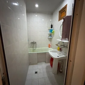 In Baku 100.0 m² apartment is for sale - Image 6