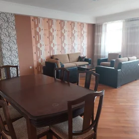 In Baku 125.0 m² apartment is for rent - Image 3