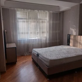 In Baku 125.0 m² apartment is for rent - Image 4