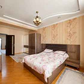 In Baku 107.0 m² apartment is for sale - Image 5