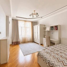 In Baku 107.0 m² apartment is for sale - Image 6