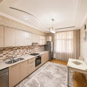 In Baku 107.0 m² apartment is for sale - Image 7