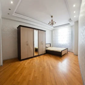 In Baku 70.0 m² apartment is for rent - Image 2