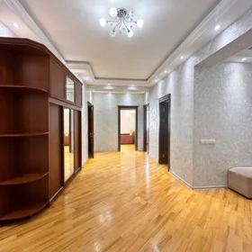 In Baku 70.0 m² apartment is for rent - Image 4