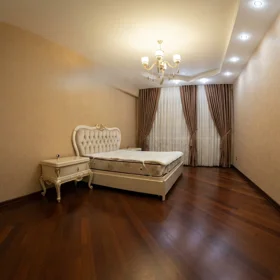 In Baku 120.0 m² apartment is for rent - Image 2