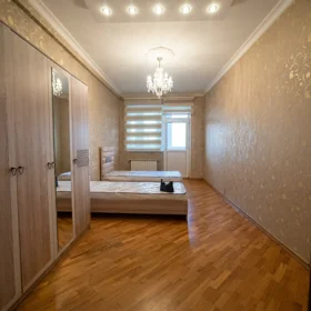 In Baku 110.0 m² apartment is for rent - Image 4