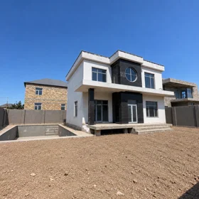 In nan 200.0 m² house with 6.0 rooms is for sale - Image 2