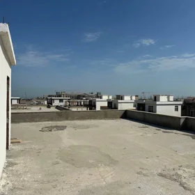 In nan 200.0 m² house with 6.0 rooms is for sale - Image 7