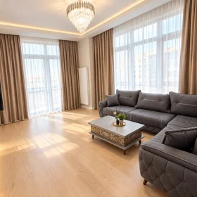 In Baku 86.0 m² apartment is for rent - Image 2