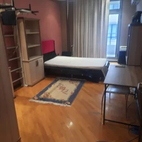 In Baku 210.0 m² apartment is for rent - Image 2