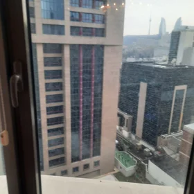 In Baku 210.0 m² apartment is for rent - Image 3