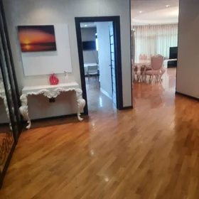 In Baku 210.0 m² apartment is for rent - Image 4