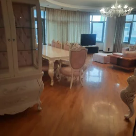 In Baku 210.0 m² apartment is for rent - Image 6
