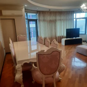 In Baku 210.0 m² apartment is for rent - Image 7