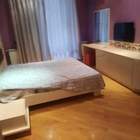 In Baku 210.0 m² apartment is for rent - Image 8