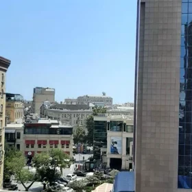 In Baku 211.0 m² apartment is for rent - Image 3