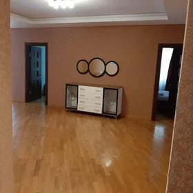 In Baku 211.0 m² apartment is for rent - Image 4