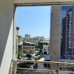 In Baku 211.0 m² apartment is for rent - Image 10
