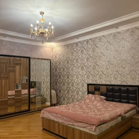In nan 200.0 m² house with 5.0 rooms is for rent - Image 4