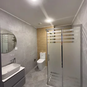 In Binəqədi rayonu 82.0 m² apartment is for sale - Image 3
