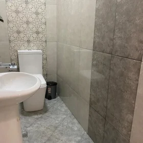 In Baku 130.0 m² apartment is for sale - Image 2
