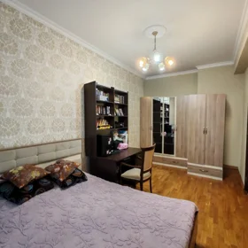 In Binəqədi rayonu 65.0 m² apartment is for sale - Image 2