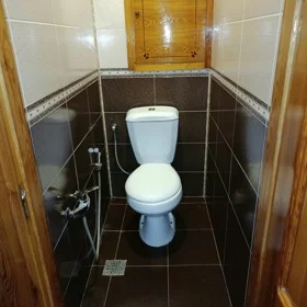 In Baku 90.0 m² apartment is for rent - Image 9