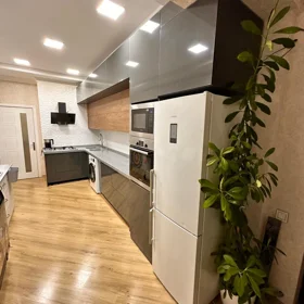 In Baku 101.0 m² apartment is for sale - Image 3