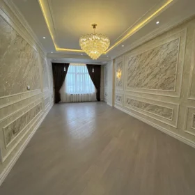 In Baku 136.0 m² apartment is for sale - Image 10