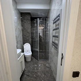 In Baku 146.0 m² apartment is for sale - Image 9