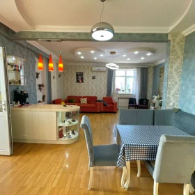 In Baku 100.0 m² apartment is for sale - Image 4