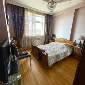 In Baku 100.0 m² apartment is for sale - Image 9