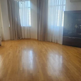 In Baku 170.0 m² apartment is for sale - Image 2