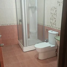In Baku 170.0 m² apartment is for sale - Image 9
