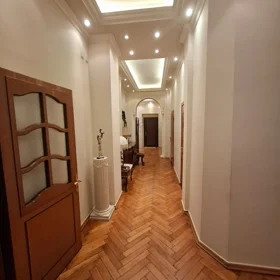 In Səbail rayonu 200.0 m² apartment is for sale - Image 6