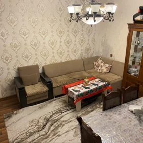 In Baku 155.0 m² house with 5.0 rooms is for rent