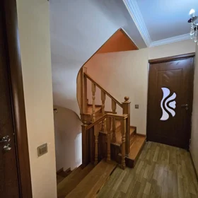In nan 240.0 m² house with 6.0 rooms is for sale - Image 2