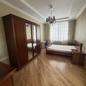 In Baku 150.0 m² apartment is for rent - Image 9