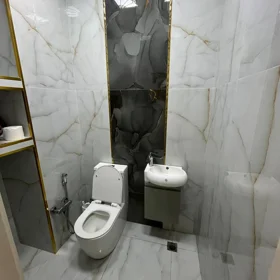 In Baku 152.0 m² apartment is for sale - Image 7