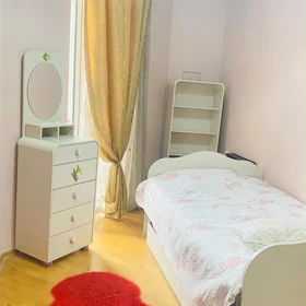 In Baku 90.0 m² apartment is for rent - Image 9