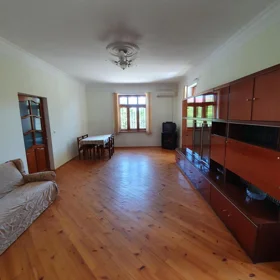 In nan 190.0 m² house with 5.0 rooms is for sale - Image 3