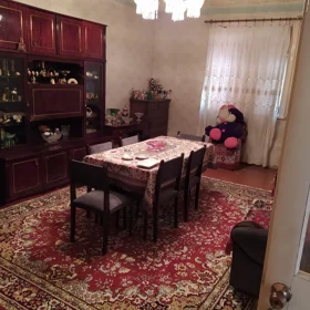 In Ganja 200.0 m² house with 4.0 rooms is for sale - Image 9