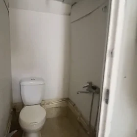 In Baku 45.0 m² house with 2.0 rooms is for rent - Image 9