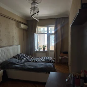 In Baku 85.0 m² apartment is for sale - Image 4