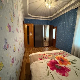 In Baku 180.0 m² house with 4.0 rooms is for rent - Image 8