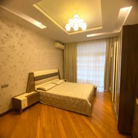 In Baku 150.0 m² apartment is for rent - Image 8