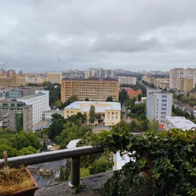 In Baku 180.0 m² apartment is for sale - Image 3