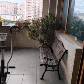 In Baku 180.0 m² apartment is for sale - Image 6